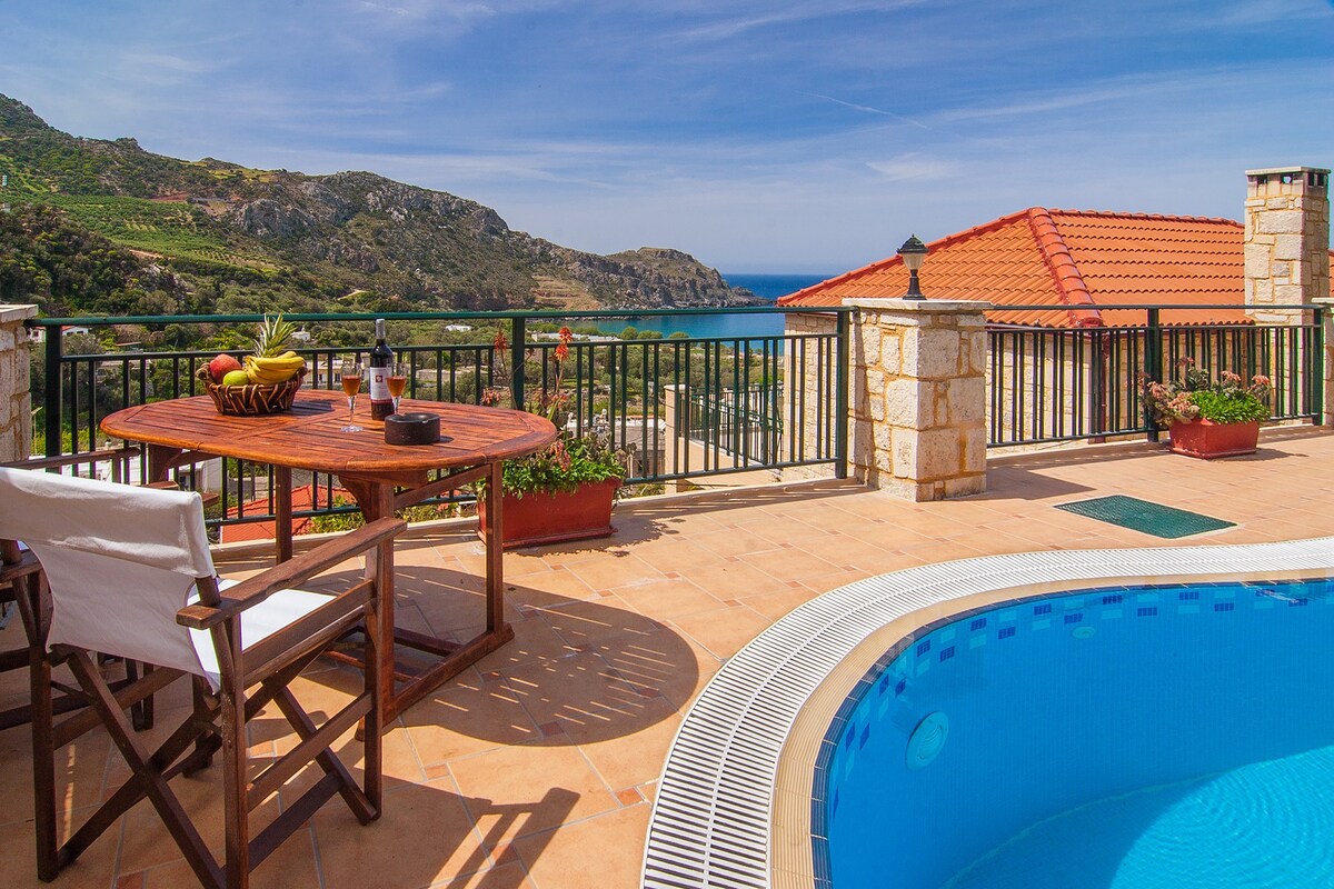 Sea View Villa with Private Pool in West Crete