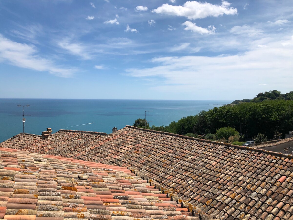 Fiorenzuola城堡海景非常好的阳台和海景