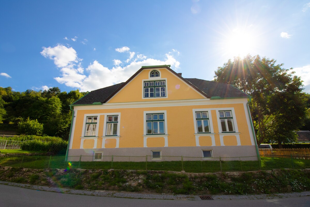 VILLA HARDEGG - 4er Appartement mit Burgblick