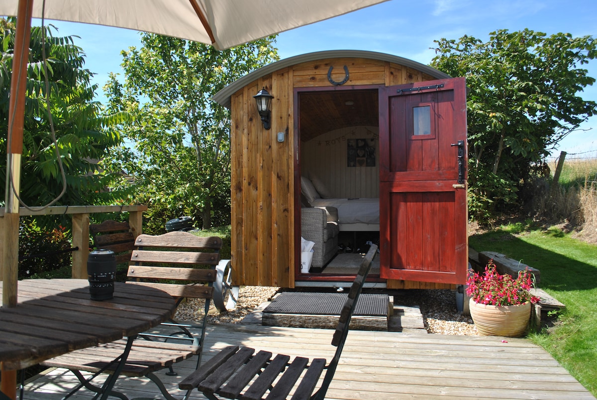 Roy 's Retreat Shepherds Hut