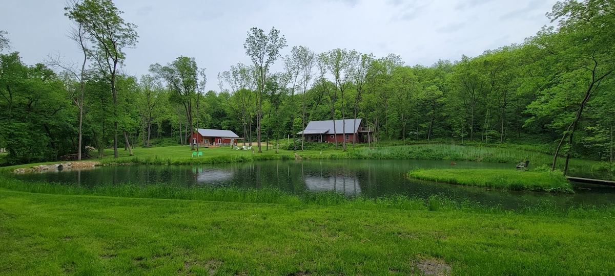 Wild Rose Road Cabin - Rural Ft. Atkinson, Iowa