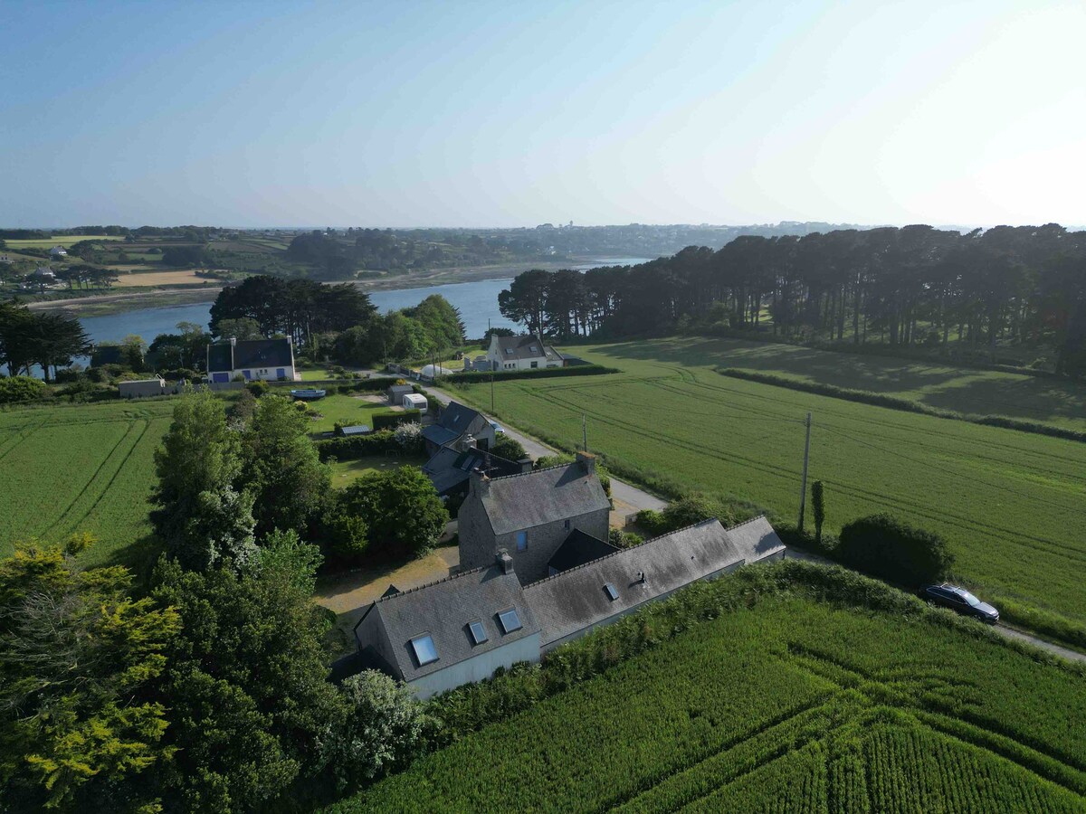 Grande longère au bord de l'aber wrac'h