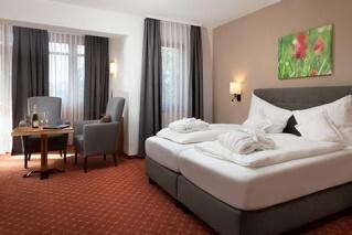 Kurhotel Diana garni OHG （ Bad Füssing ） ，带免费无线网络的高级双人房