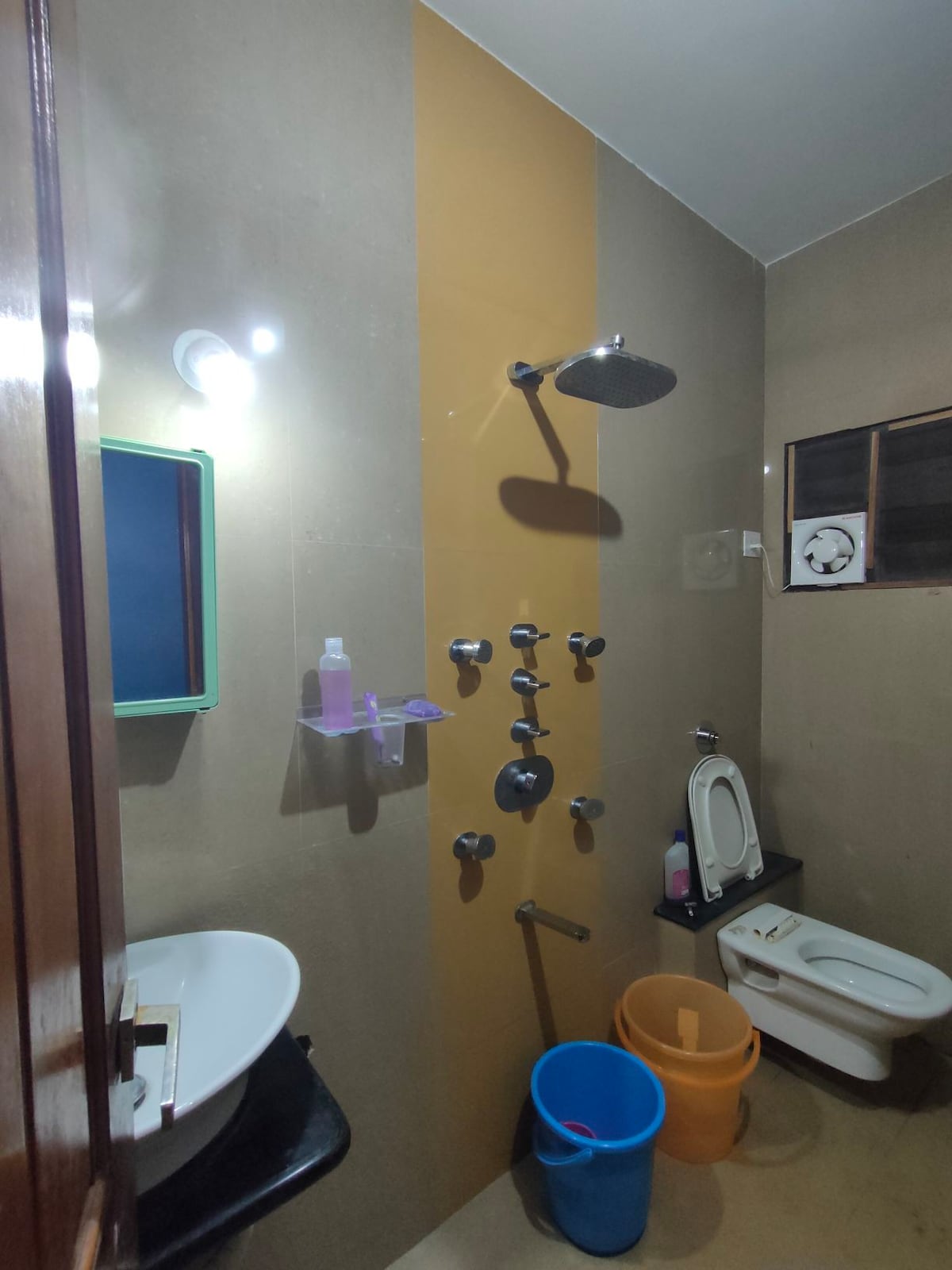 1 room in 2bhk fully furnished flat