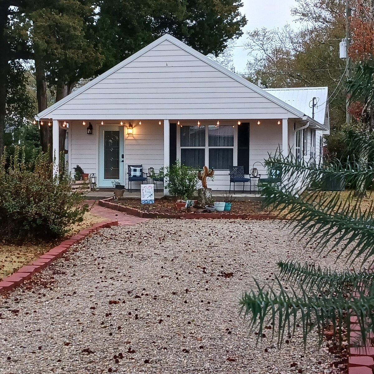 Downtown Southern Cottage