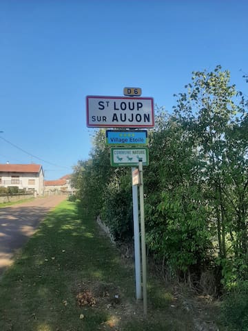 Saint-Loup-sur-Aujon的民宿
