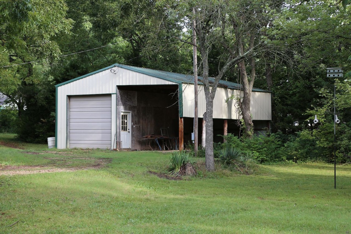 Snag Hollow Lodge & Fish Camp