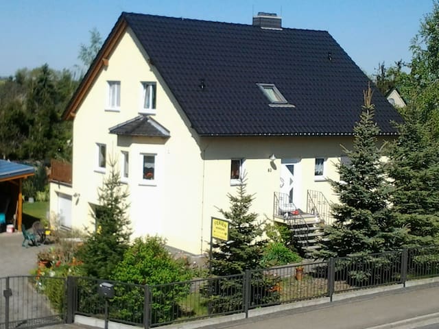 Weinböhla的民宿