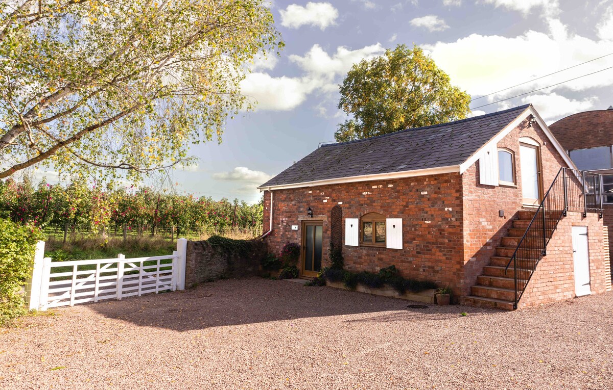 Little Barn, Tillington: a cottage in the orchards