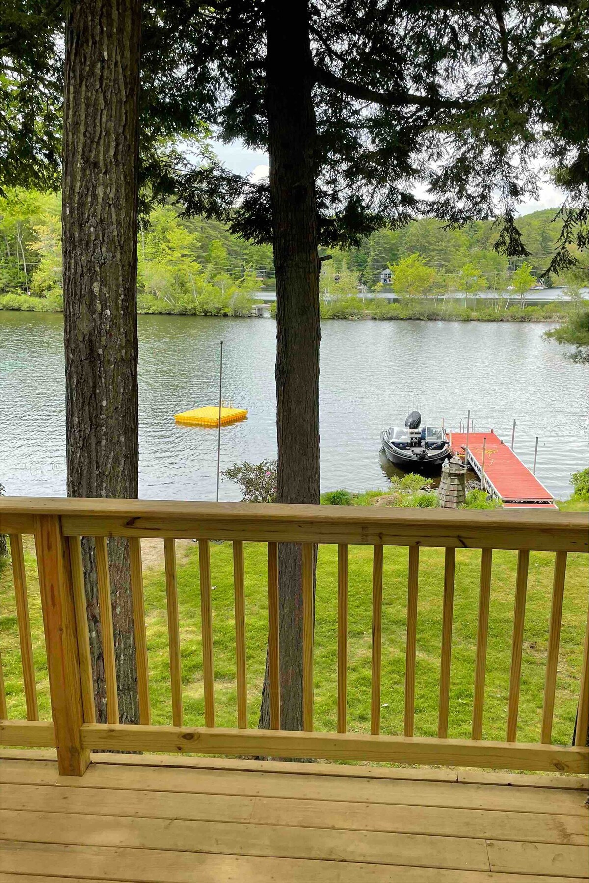 Beautiful Lake Front Home !