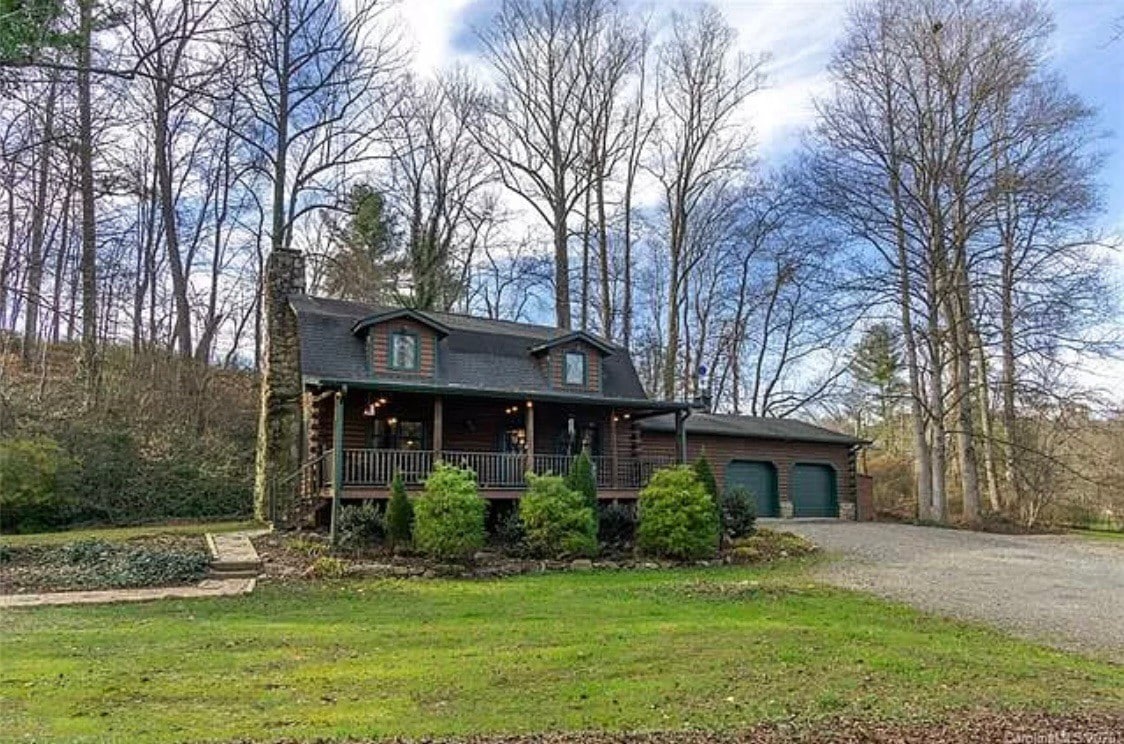 Barefoot Lodge at Dix Creek