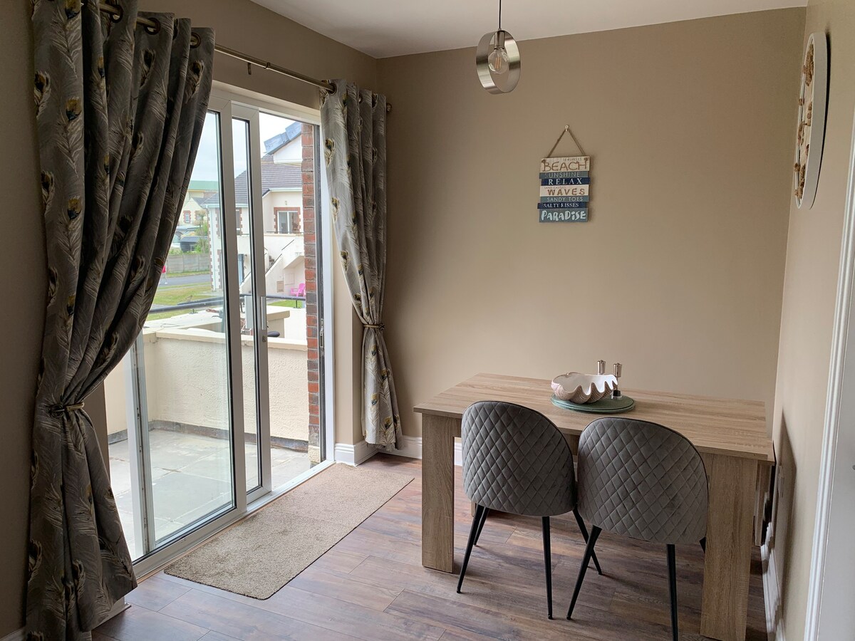 Kilkee apartment by the sea