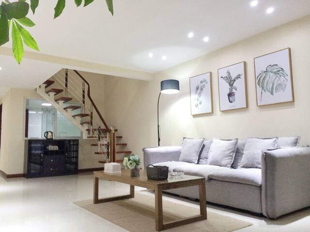 纽豪斯公寓-武汉黄陂广场一室一厅简约复式