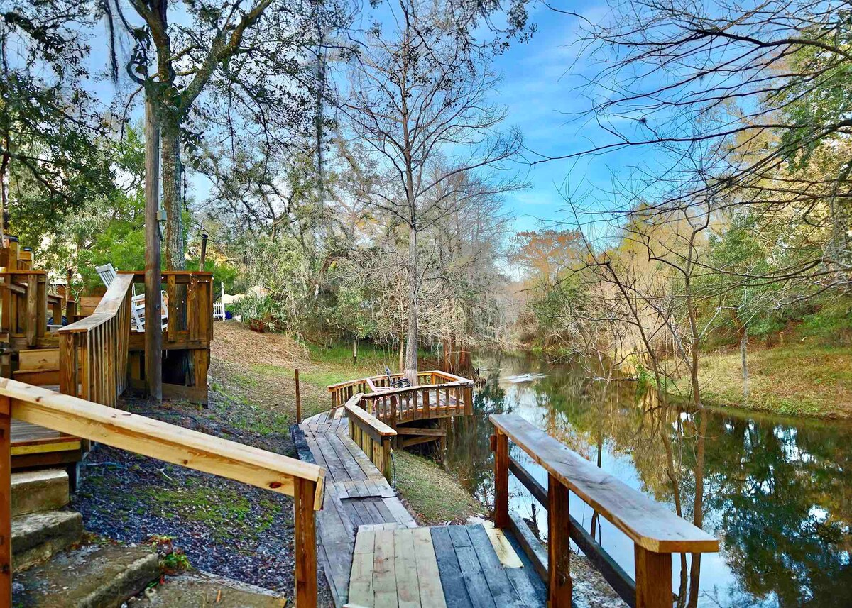 Withla River Art Cabin