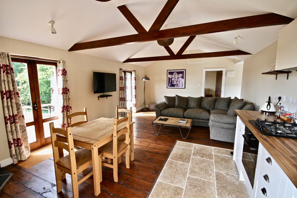 New House Farm Country Retreat-South Stables Lodge
