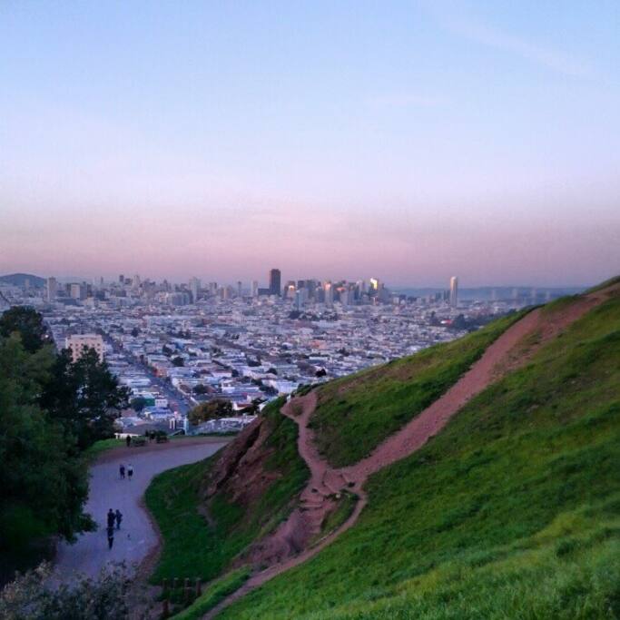 Bernal Heights Branch Library的照片,位于Bernal Heights