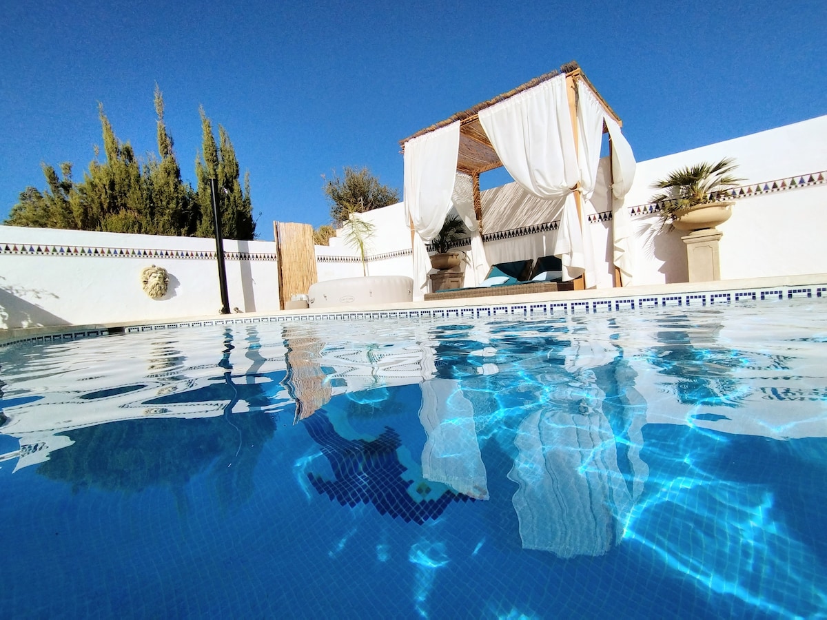 Casa Del Mirador ，私人泳池和热水浴缸，景观