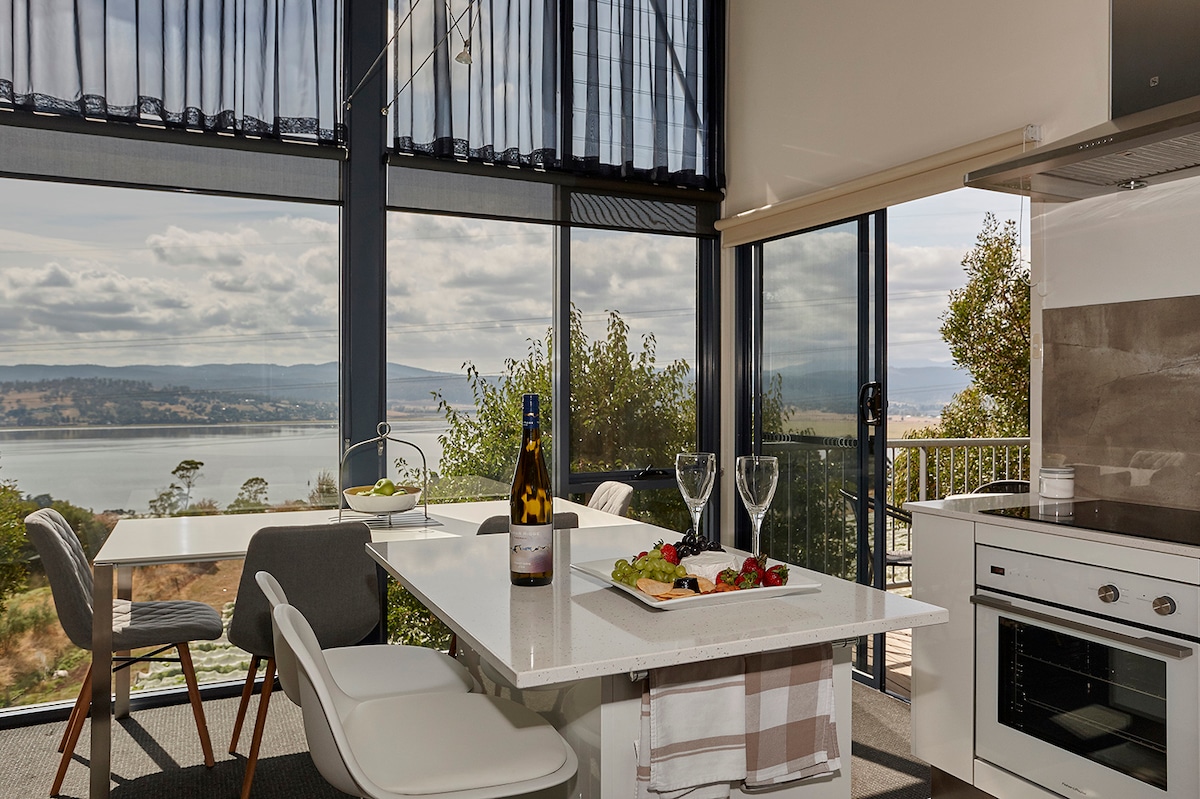 Tamar River Apartments - Vines Luxury 2 Beds