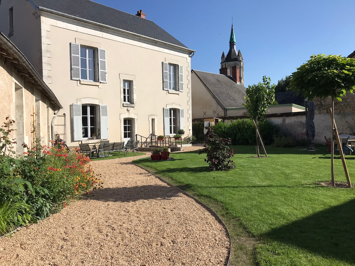 Maison avec jardin clos proche Bourges