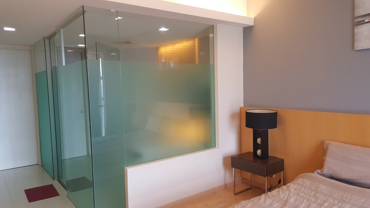 吉隆坡舒适的单间公寓，配有按摩浴缸和Netflix。步行地铁