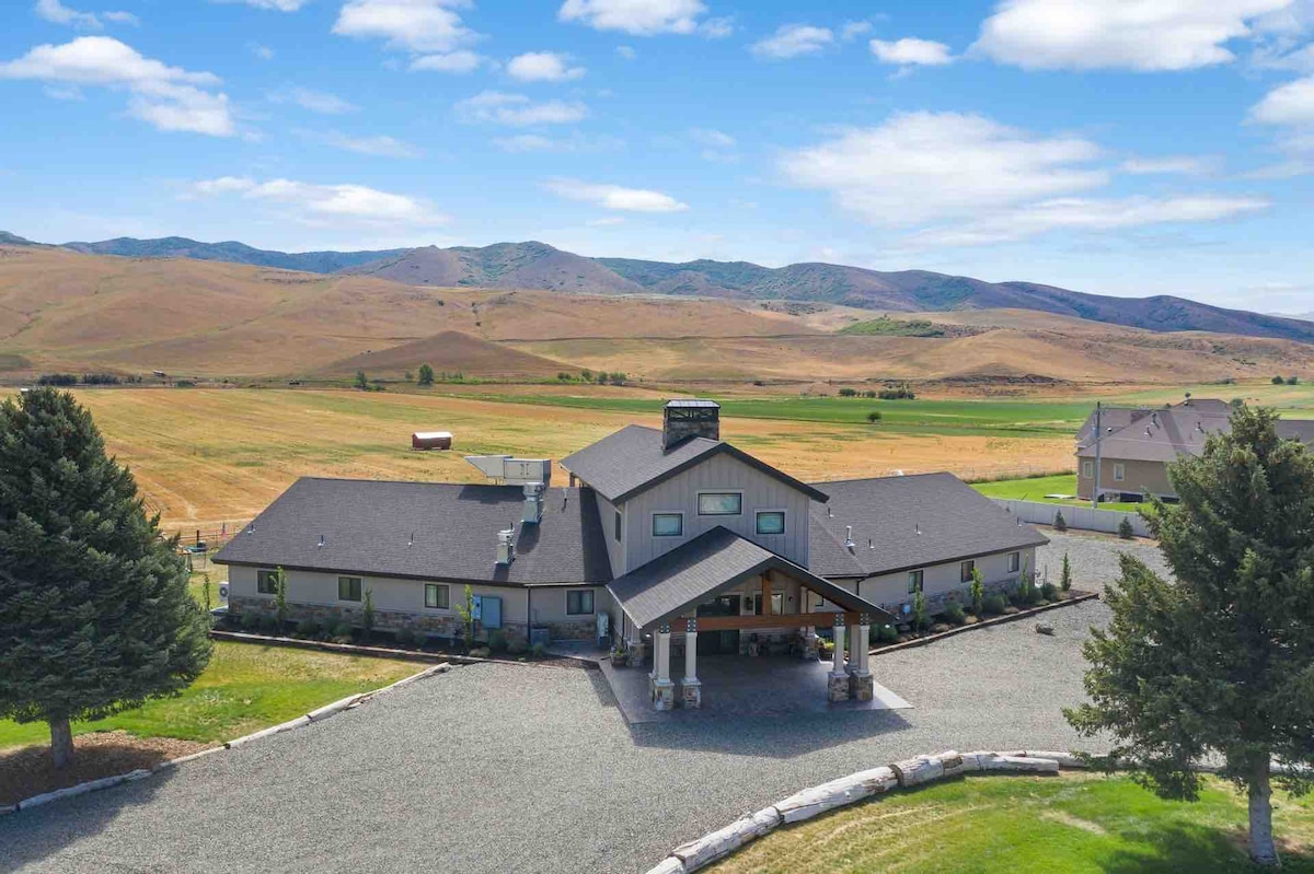 Mountain Lodge on 6,500 Acre Ranch