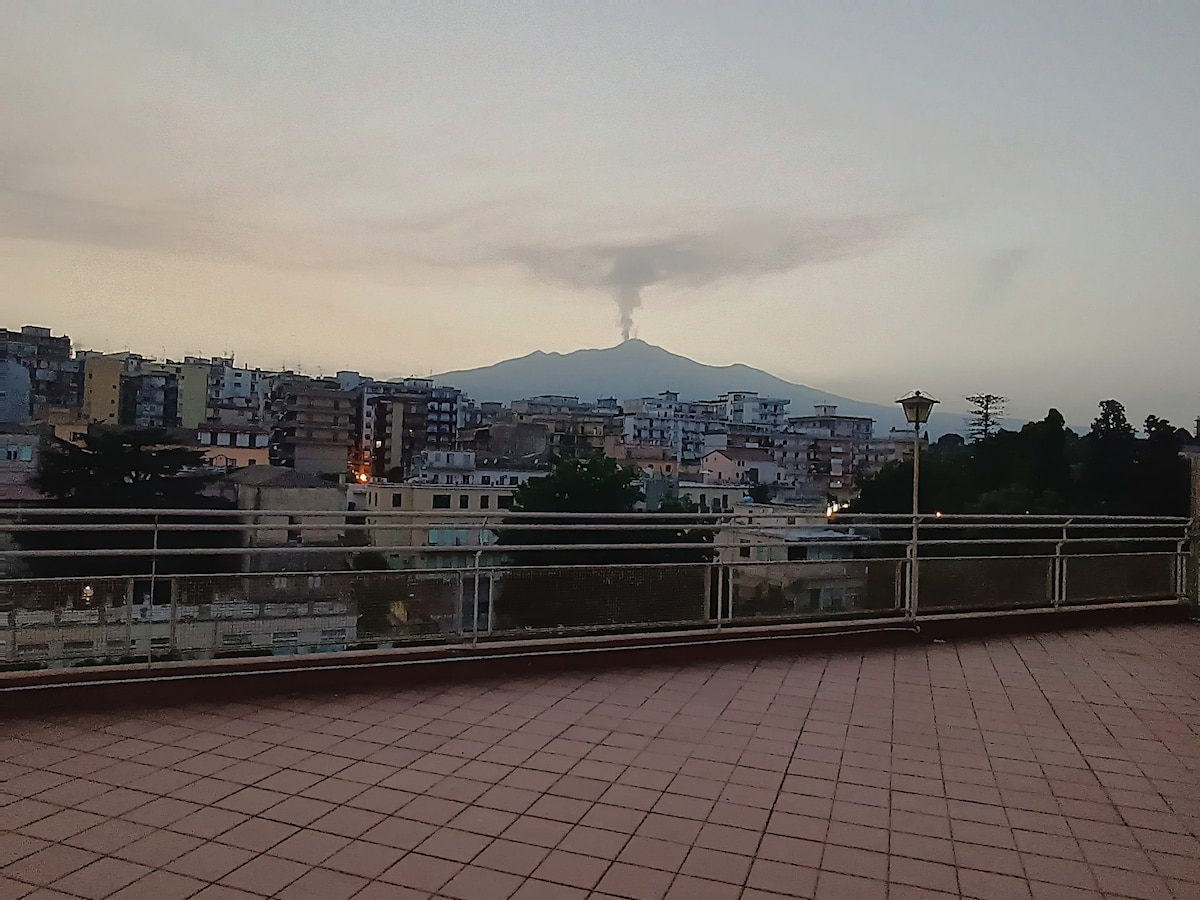 Attico vista Etna e mare e la città
