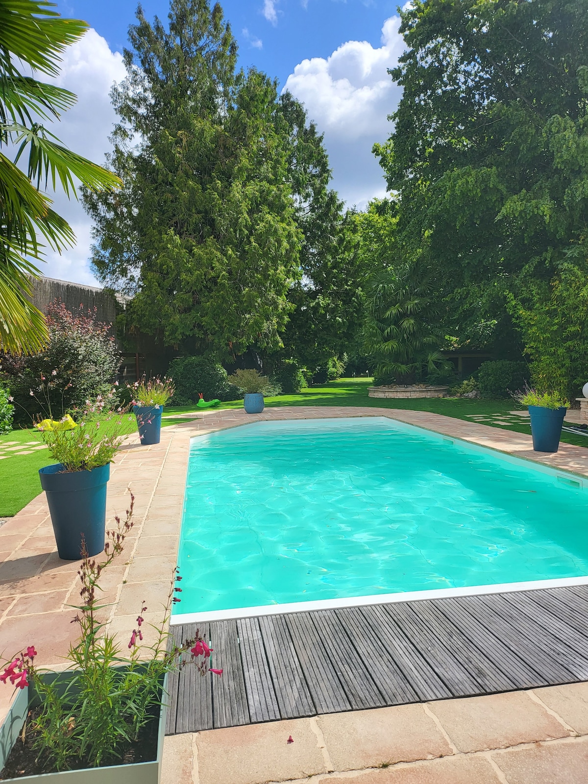 Maison romantique en pierre piscine et spa Orléans