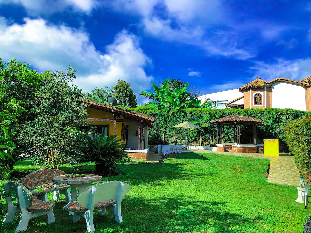 Hermosa Casa Finca llanogrande Cerca al Aeropuerto