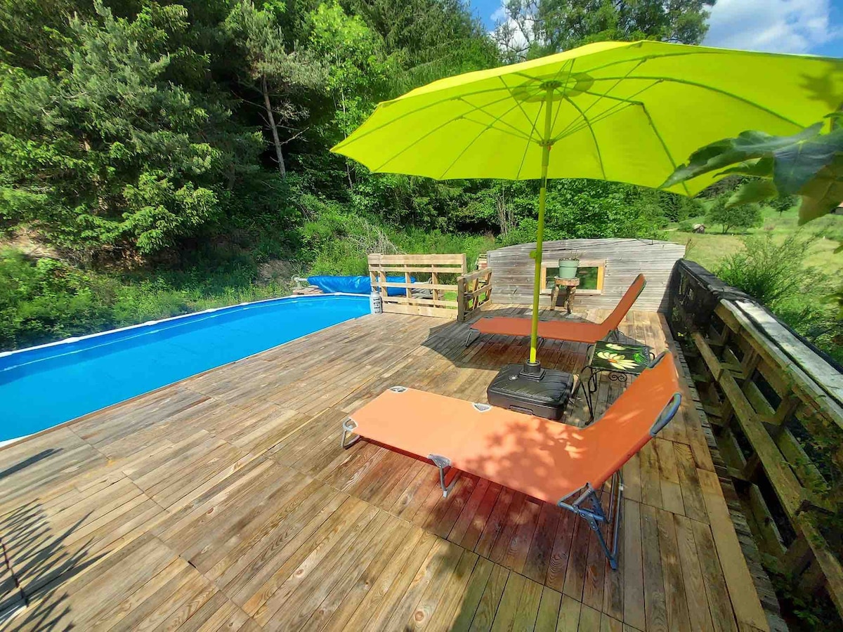 Cottage champêtre avec piscine privée.