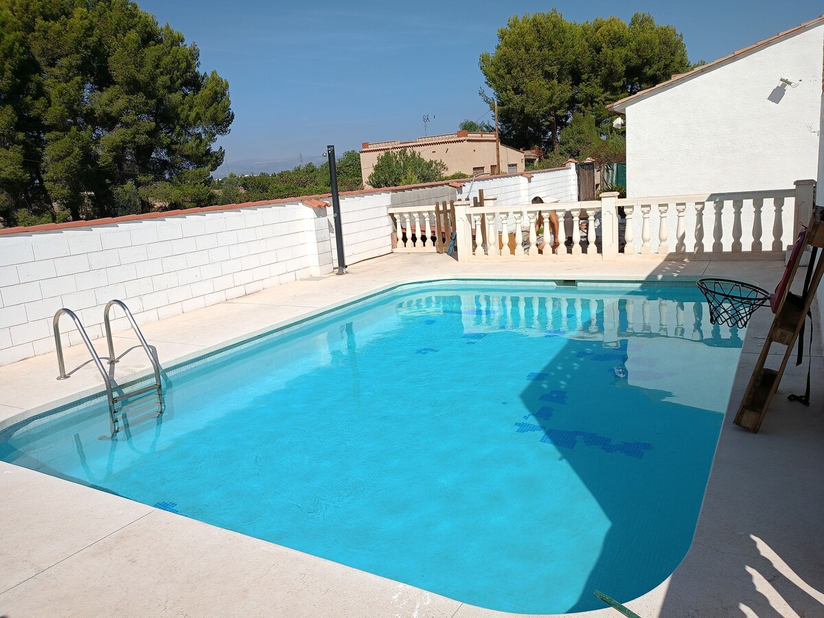 Big yard, big lawn, big swimming pool, very quiet.