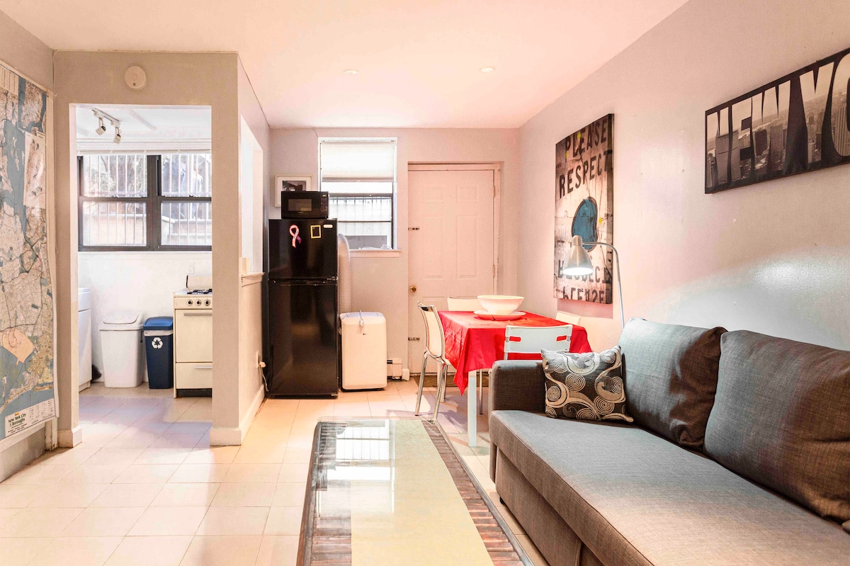 Garden Apt, ideal for long stays. 5 mins to LGA