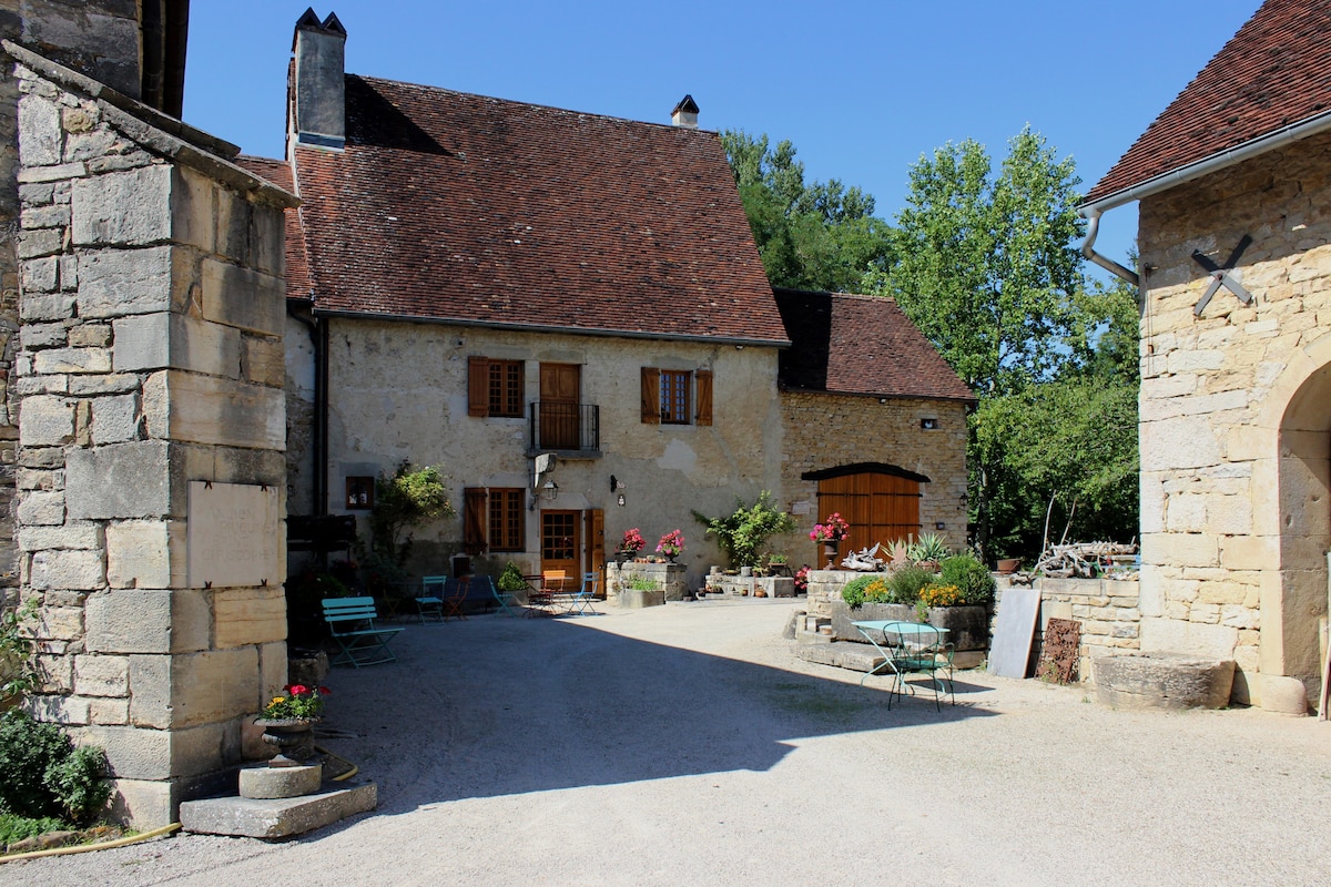 Isabelle 's house – Prieuré Saint-Christophe