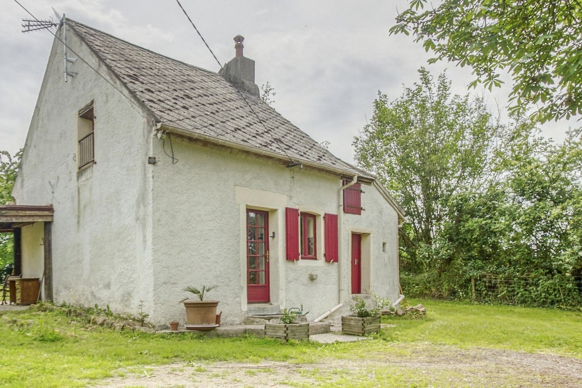 Country house near Canal du Nivernais