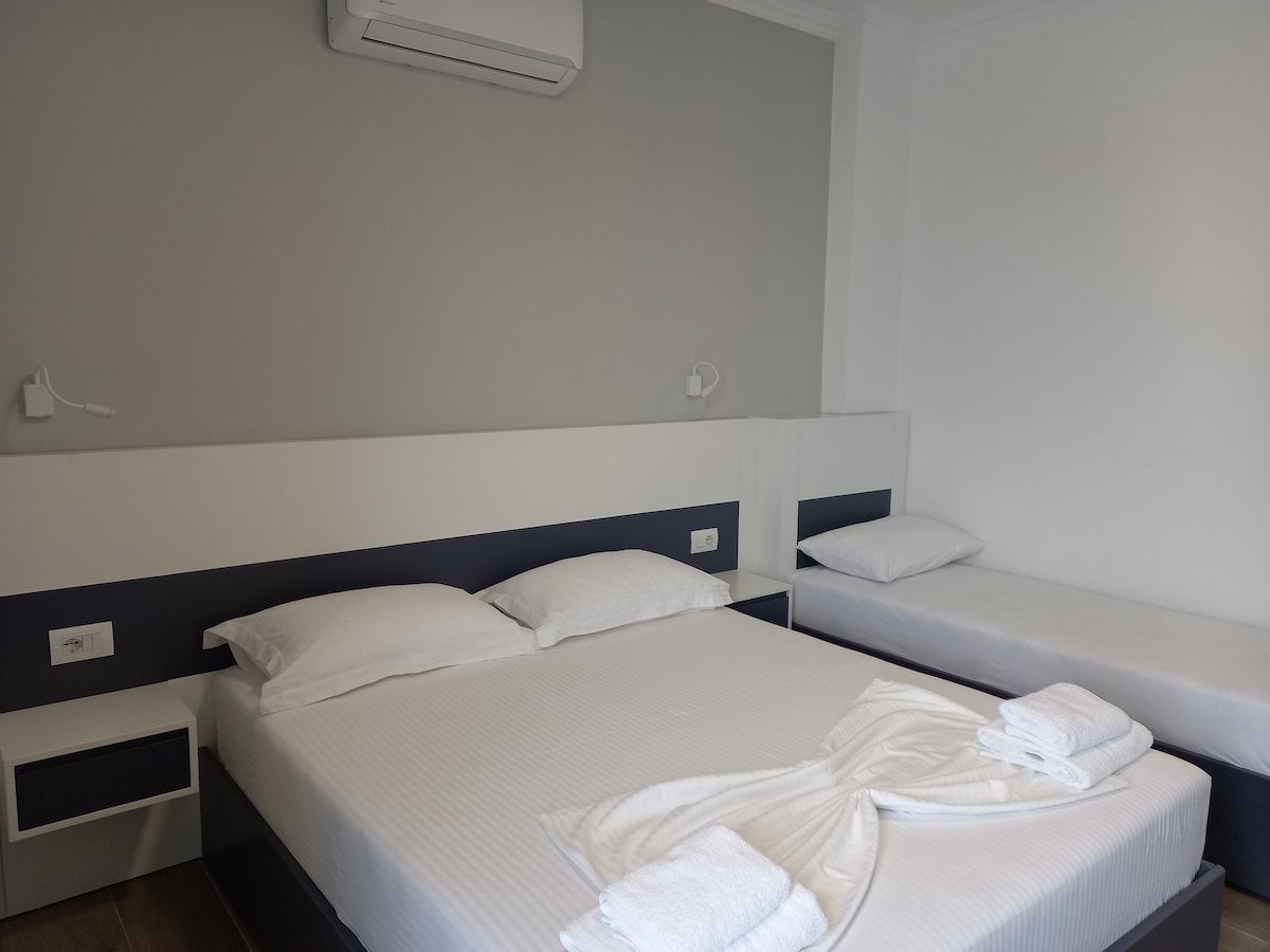 Deluxe Triple Room with Balcony and Sea View(k3’1)