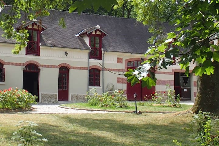 Châteaufort的民宿