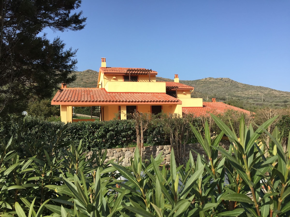 VILLA Bilocale 16B al Mare con giardino. Sardegna