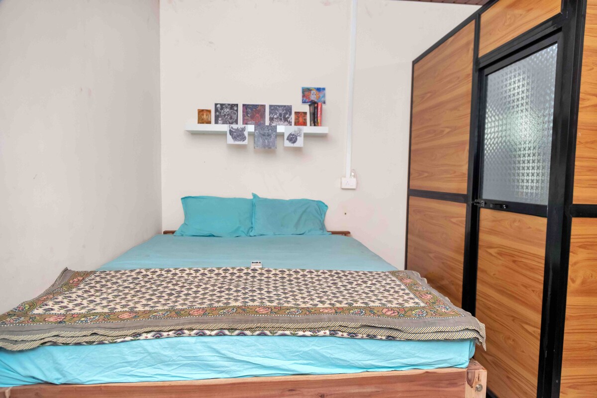 Fast WiFi private AC room with garden