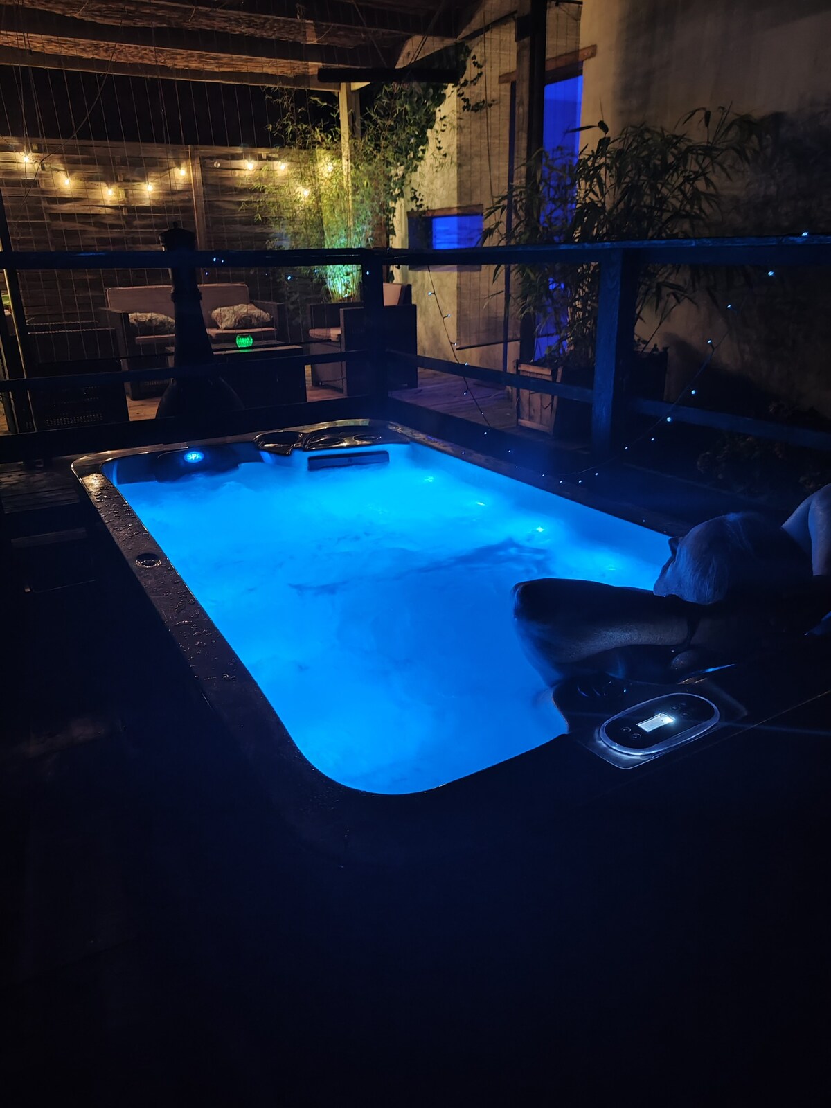 Cabane romantique avec jacuzzi dans le Perche