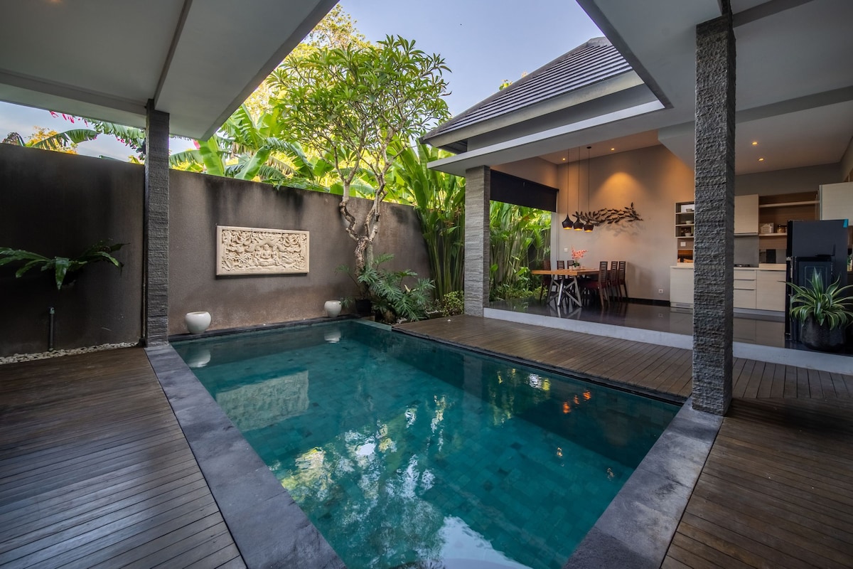 巴厘岛南库塔美丽设计师别墅