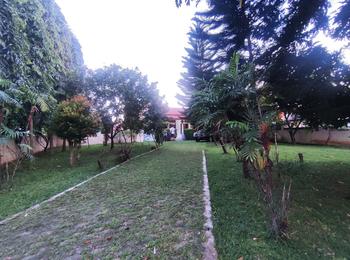 Little Private Garden Villa Near Cilangkap Lake