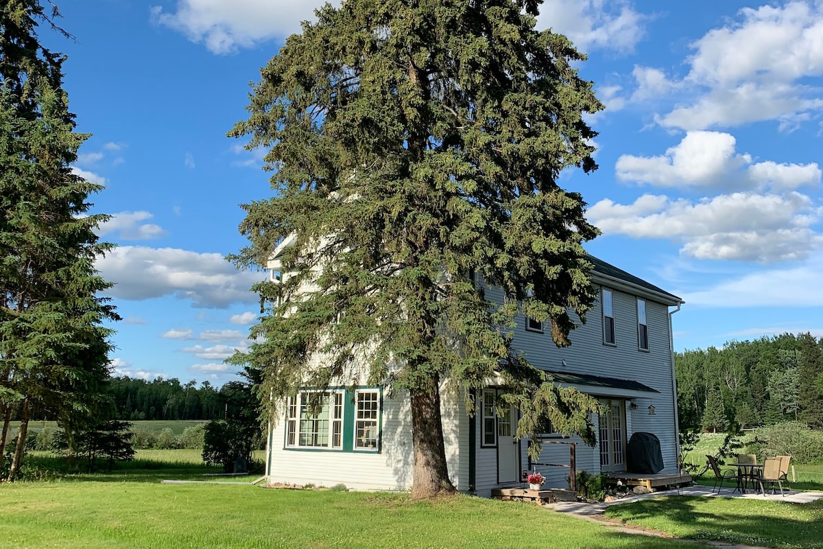 The Farmhouse at Elm Creek Farms