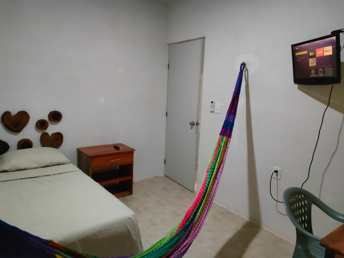 Agradable casa segura en residencial (privada)