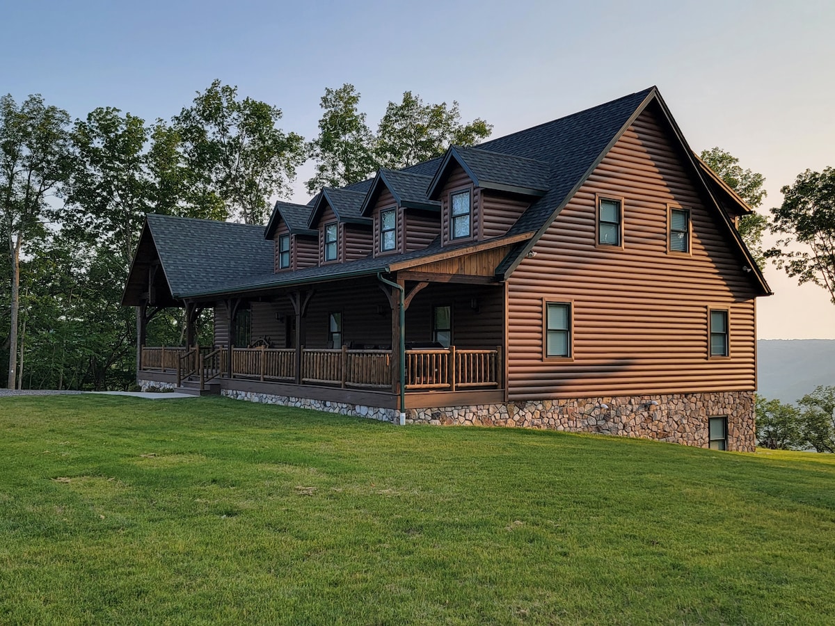 Whitetail Lodge
NEW! For 2024 Pickleball Court