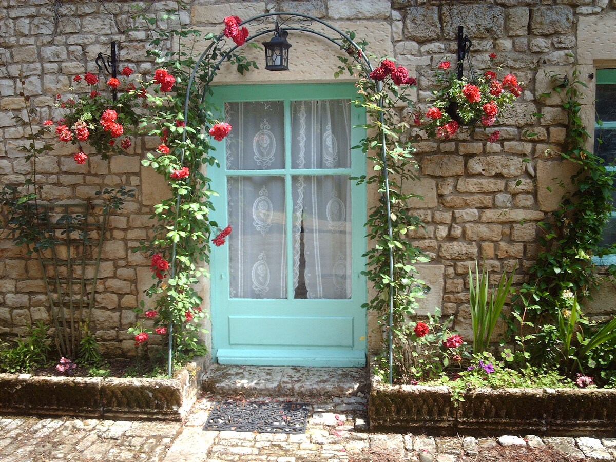 Le Marronier, country cottage in private grounds