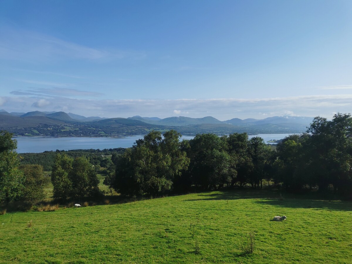 Cuan, Large private house overlooking Kenmare Bay