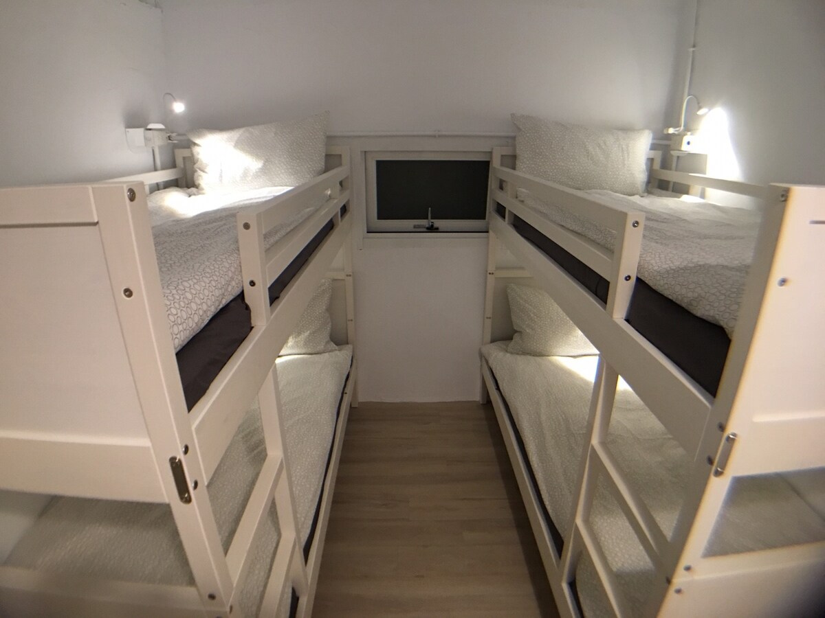 瑞芳区 · 住宅里的合住房间 · 6人混合宿舍(距离瑞芳火车站3分钟