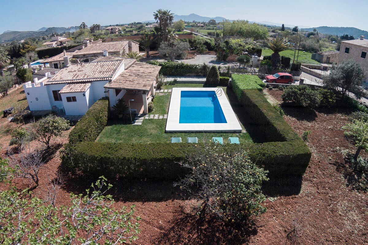 Cozy house in a quiet rural area in Pollensa