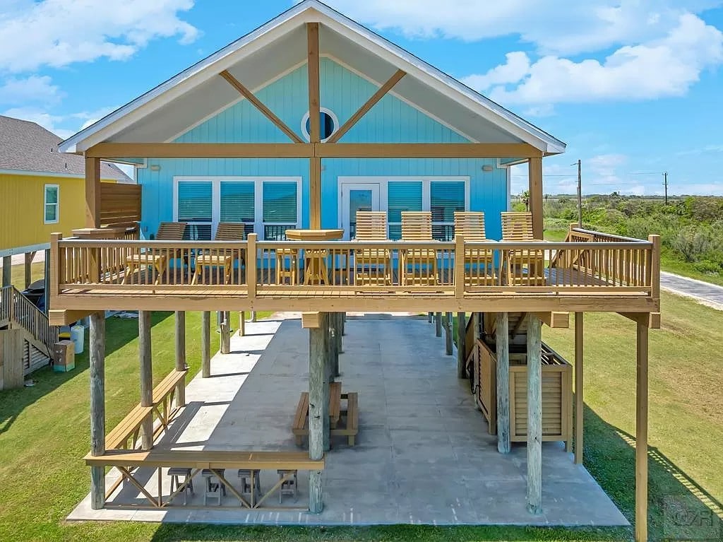 "Seabatical" Beachfront/Oceanview Steps from Beach