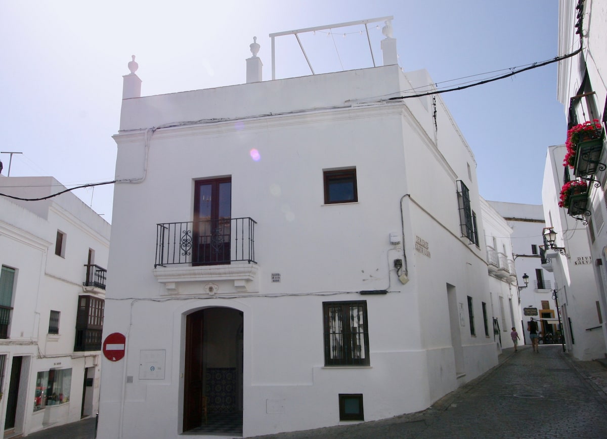 Family house in the center of Vejer