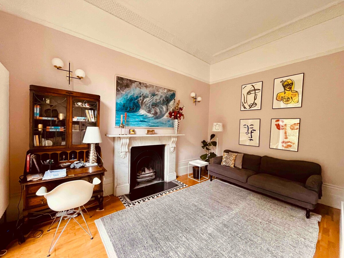 Period flat in leafy London N5